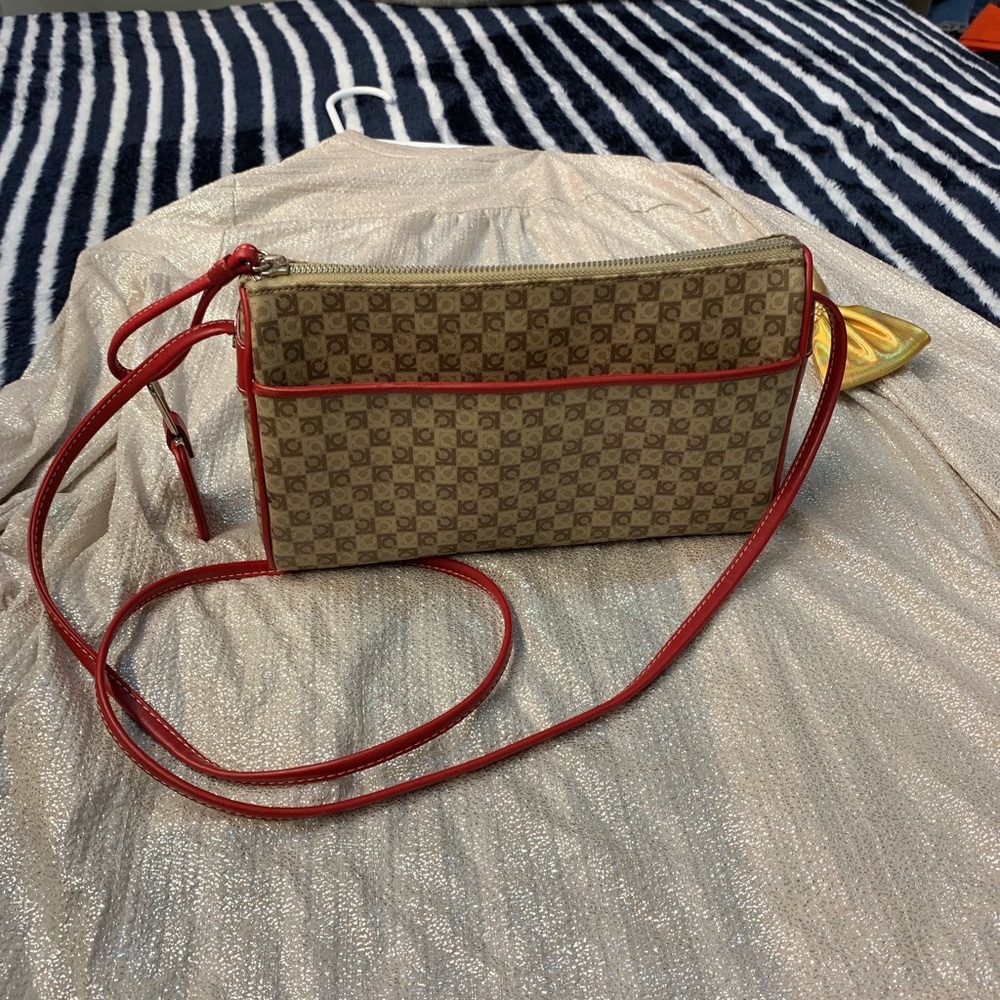 Beautiful red purse 👛 🥰